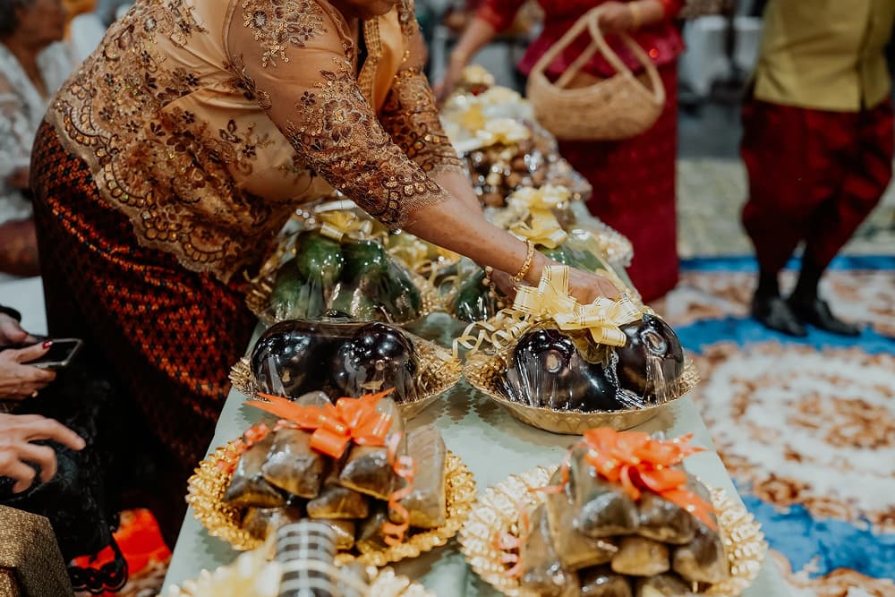Cambodian fruits and desserts