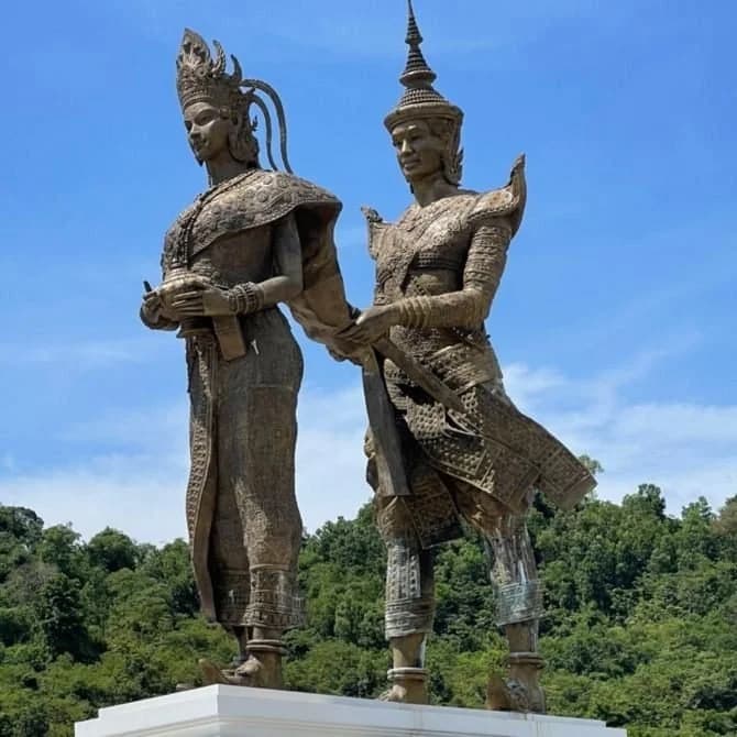 Statue of Preah Thong and Neang Neak in Cambodia